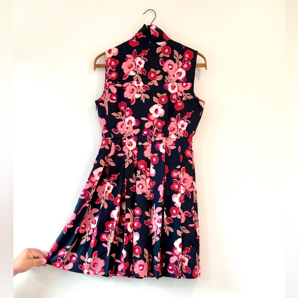 Kate Spade New York Shadow Bud Black and Pink Silk Print Pleated Floral Dress - Picture 5 of 16